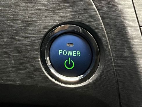 Used 2015 Toyota Prius Four image 13