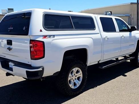 Used 2018 Chevrolet Silverado 1500 LT w/ All Star Edition AWD/4WD image 8