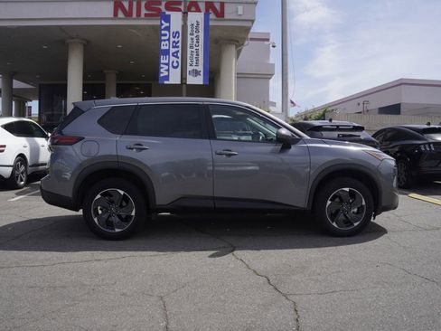 Certified 2024 Nissan Rogue SV image 3
