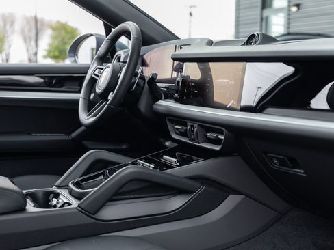 New 2026 Porsche Cayenne Coupe image 48