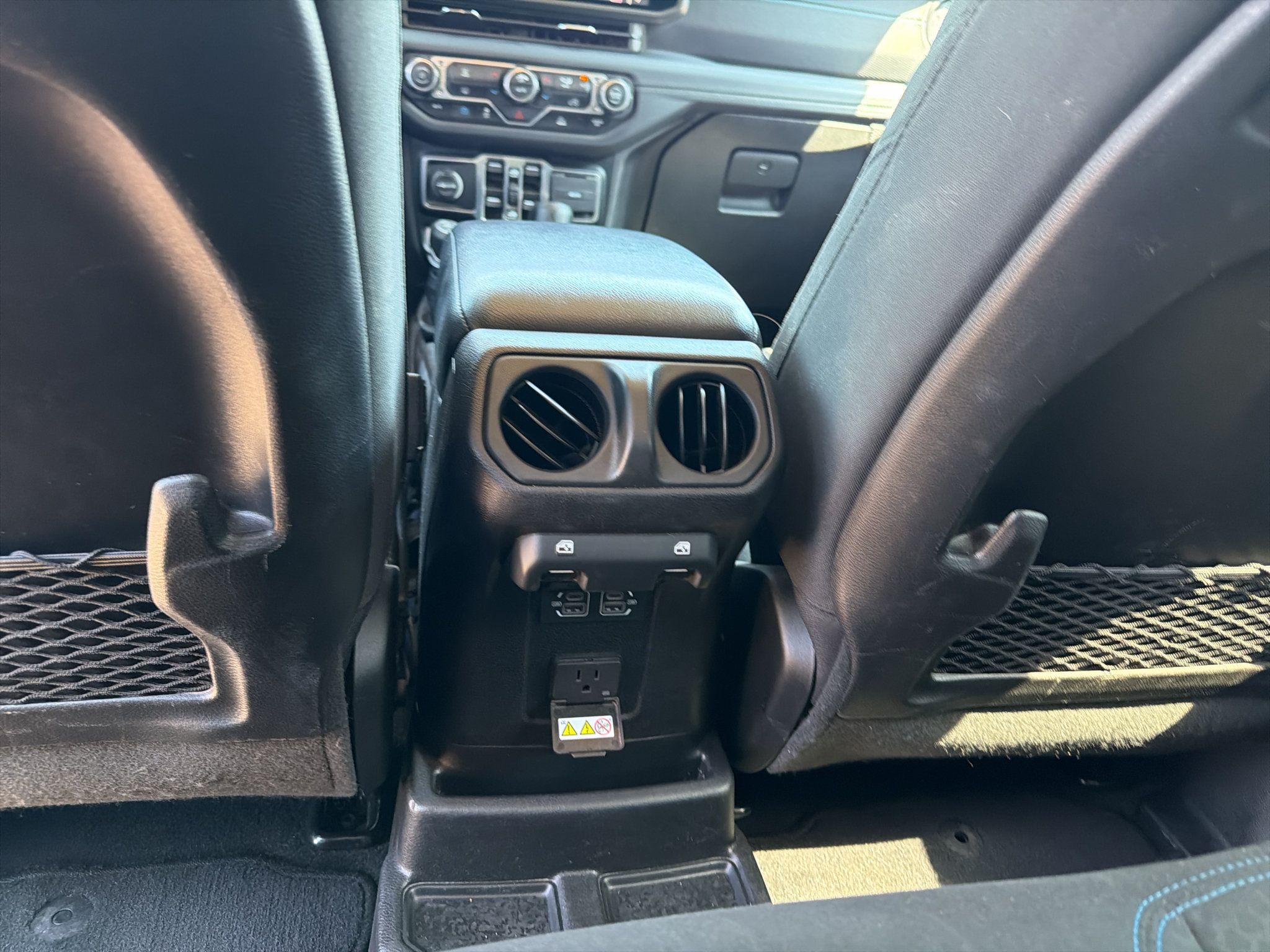 Used 2024 Jeep Wrangler Unlimited Rubicon 4xe AWD/4WD image 19