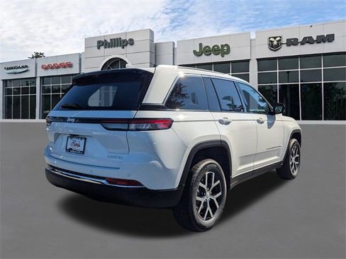 New 2025 Jeep Grand Cherokee Limited image 4