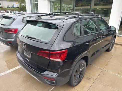 Used 2023 Volkswagen Taos S FWD image 6