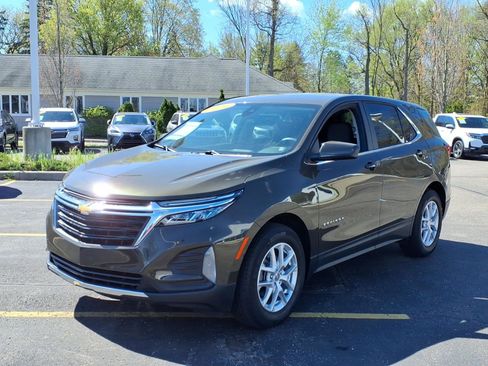 Used 2024 Chevrolet Equinox LT image 3