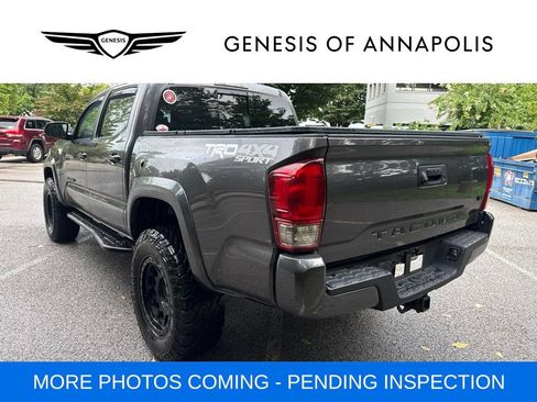 Used 2017 Toyota Tacoma TRD Sport w/ Tow Package (A/T) AWD/4WD image 4