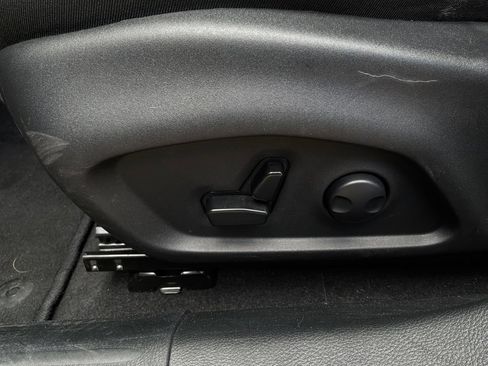Used 2025 Jeep Compass Limited AWD/4WD image 11