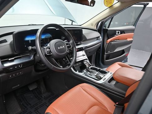 Used 2024 Kia Carnival SX Prestige FWD image 17
