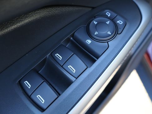 Used 2024 Chevrolet Trax RS w/ Sunroof Package image 14