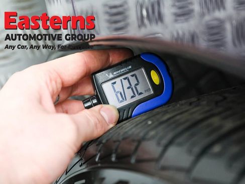 Used 2024 BMW 230i Coupe w/ Premium Package image 28