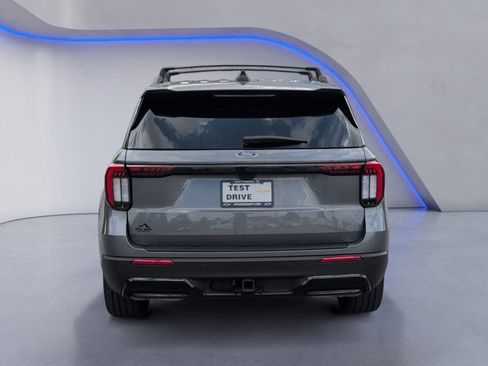 Used 2025 Ford Explorer ST-Line w/ Premium Package RWD image 13