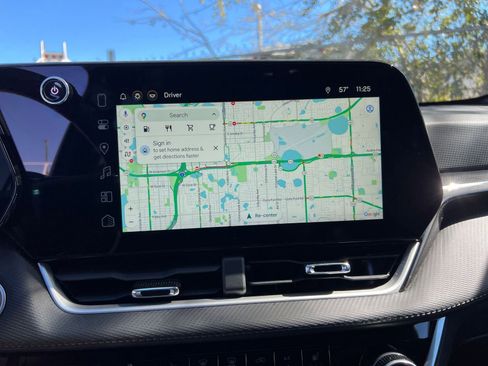 Used 2025 Chevrolet Equinox LT image 18