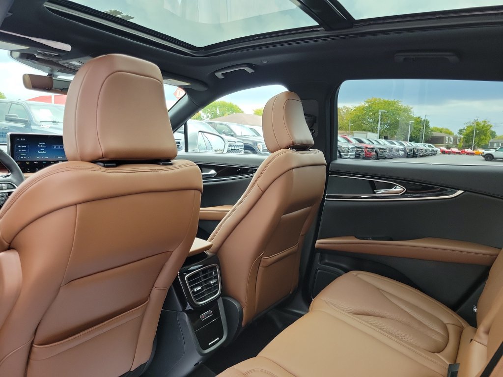 Used 2023 Lincoln Nautilus Reserve AWD/4WD image 16