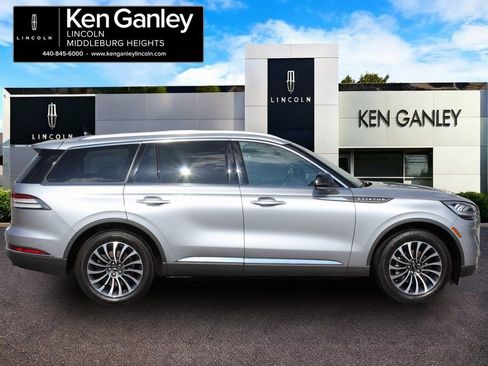 Used 2023 Lincoln Aviator Reserve w/ Equipment Group 201A AWD/4WD image 8