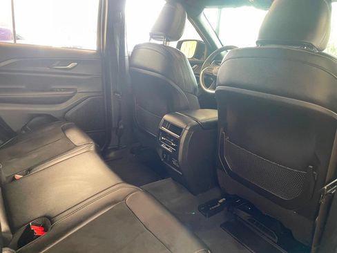 Used 2023 Jeep Grand Cherokee Altitude AWD/4WD image 26