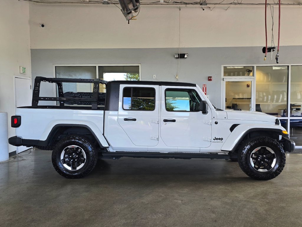 Used 2023 Jeep Gladiator Sport AWD/4WD image 4