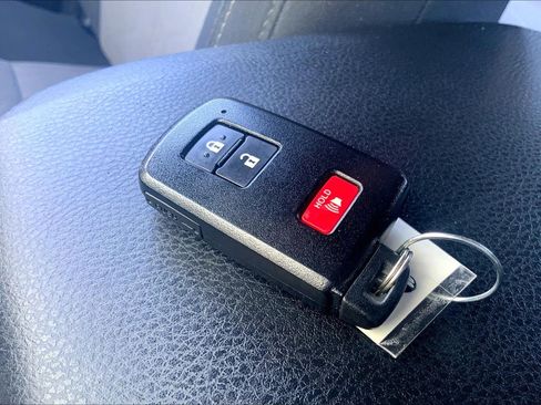 Used 2020 Toyota Tacoma TRD Sport AWD/4WD image 14