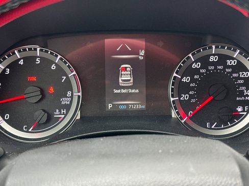 Used 2021 Toyota Highlander LE image 40