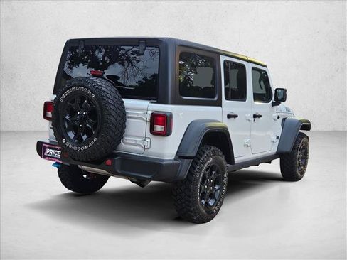 Used 2023 Jeep Wrangler Unlimited w/ Convenience Group AWD/4WD image 5