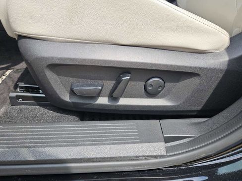 Used 2023 Nissan Rogue SL FWD image 18