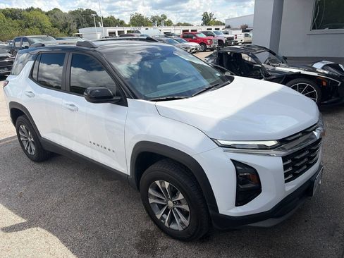 Used 2026 Chevrolet Equinox LT FWD image 1