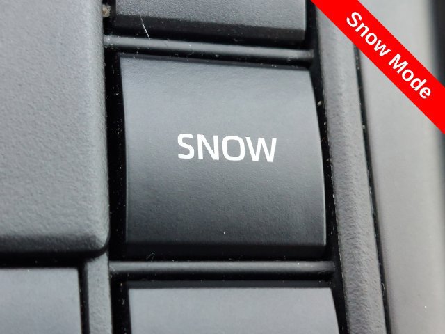 Used 2023 Toyota Highlander L FWD image 18
