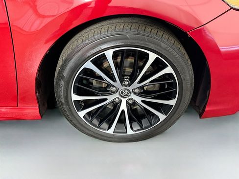Used 2020 Toyota Camry SE FWD image 31