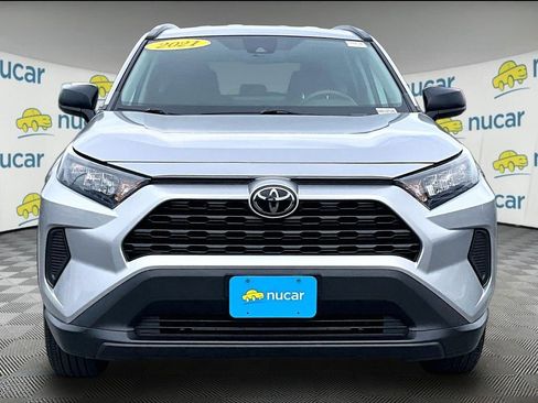 Used 2021 Toyota RAV4 LE AWD/4WD image 2