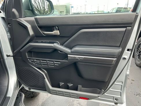 Used 2025 Toyota Tacoma TRD Off-Road image 25