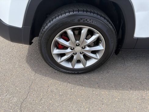 Used 2018 Jeep Cherokee Limited AWD/4WD image 41