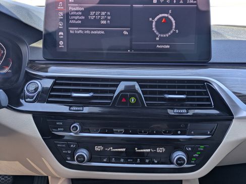 Used 2021 BMW 530i w/ Convenience Package RWD image 18