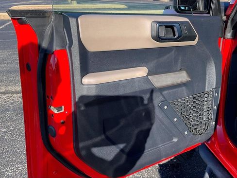 Used 2022 Ford Bronco Wildtrak image 18