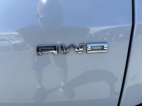 Used 2025 Ford Escape Platinum AWD/4WD image 10