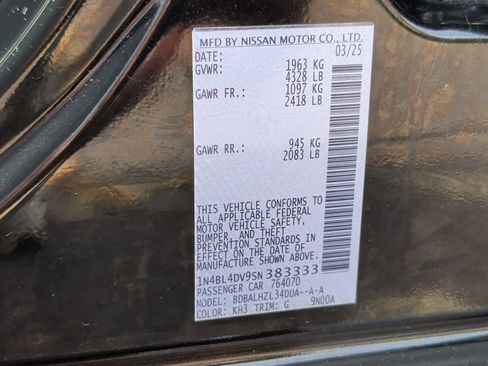Used 2025 Nissan Altima 2.5 SV FWD image 40