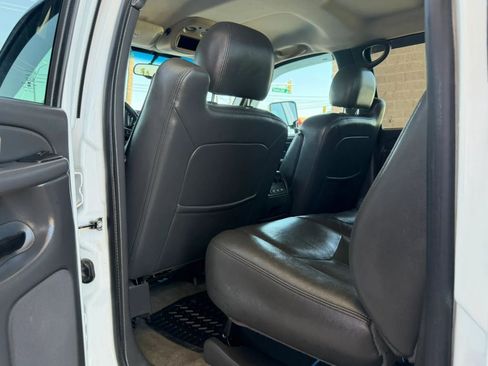 Used 2004 Chevrolet Silverado 2500 LT RWD image 42