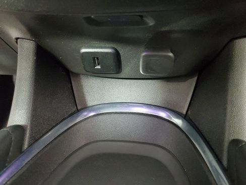 Used 2017 Chevrolet Malibu LT image 18