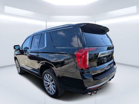 Used 2022 GMC Yukon Denali w/ Advanced Technology Package AWD/4WD image 4