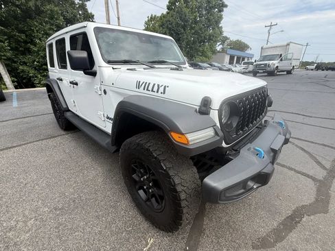 Used 2024 Jeep Wrangler Unlimited AWD/4WD image 5