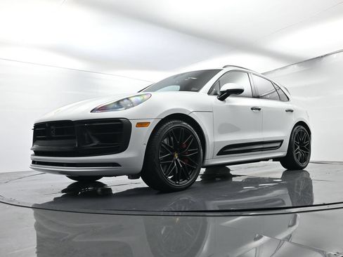 Certified 2025 Porsche Macan GTS AWD/4WD image 44