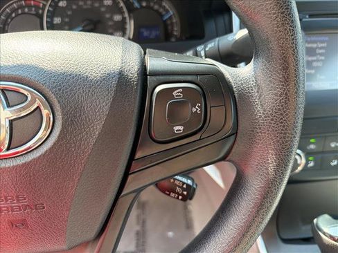 Used 2015 Toyota Camry LE FWD image 15