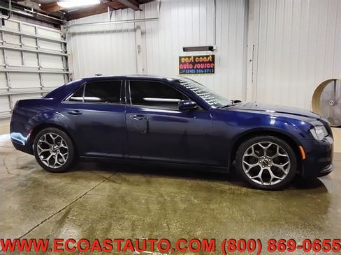 Used 2015 Chrysler 300 S RWD image 5