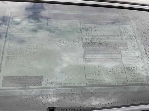 New 2025 Land Rover Range Rover Velar Dynamic SE image 37