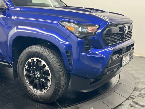 Used 2024 Toyota Tacoma TRD Sport w/ TRD Sport Premium Package RWD image 8