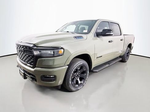 New 2026 RAM 1500 4x4 Crew Cab image 3