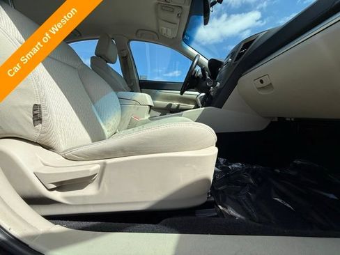 Used 2011 Subaru Legacy 2.5i Premium w/ All-Weather Pkg AWD/4WD image 20