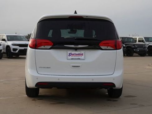 New 2026 Chrysler Voyager LX FWD image 8