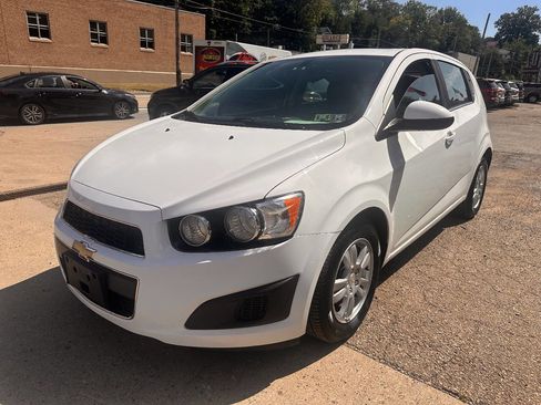 Used 2014 Chevrolet Sonic LT w/ Fun and Sun Package image 3
