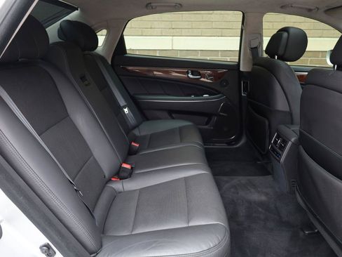 Used 2015 Hyundai Equus Signature RWD image 24