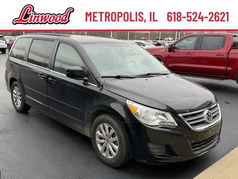 Used 2012 Volkswagen Routan SE image 5