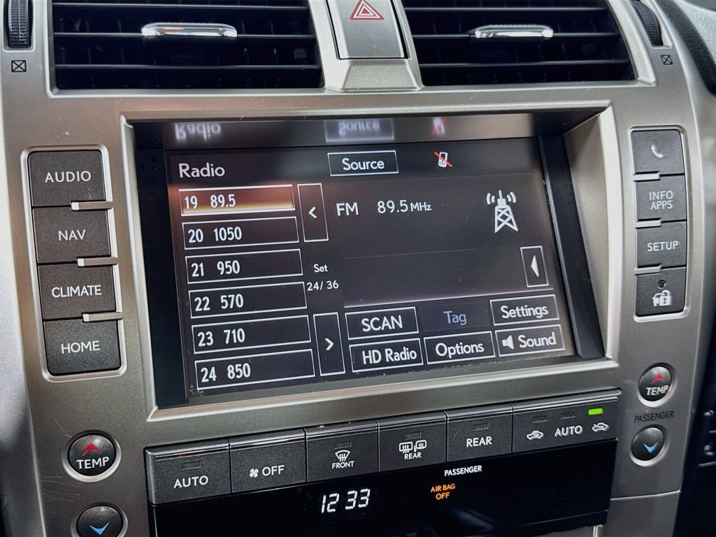 Used 2016 Lexus GX 460 Luxury w/ Preferred Accessory Package AWD/4WD image 27