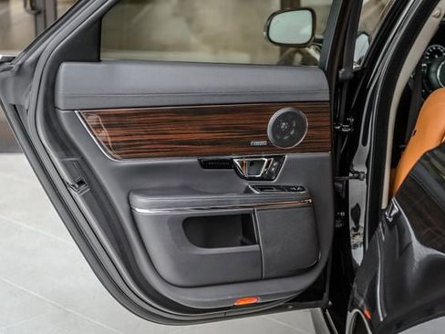 Used 2017 Jaguar XJ R-Sport image 55